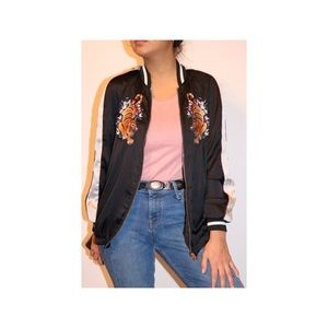 Tiger patch bomber jacket